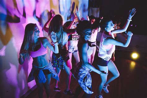 how to dance at parties: what makes a great party dancer?